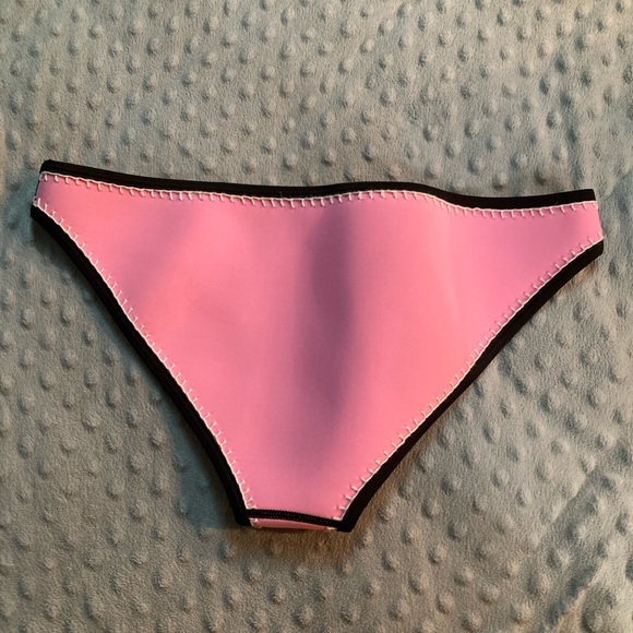 Sporty bikini bottoms - Picture 4 of 4